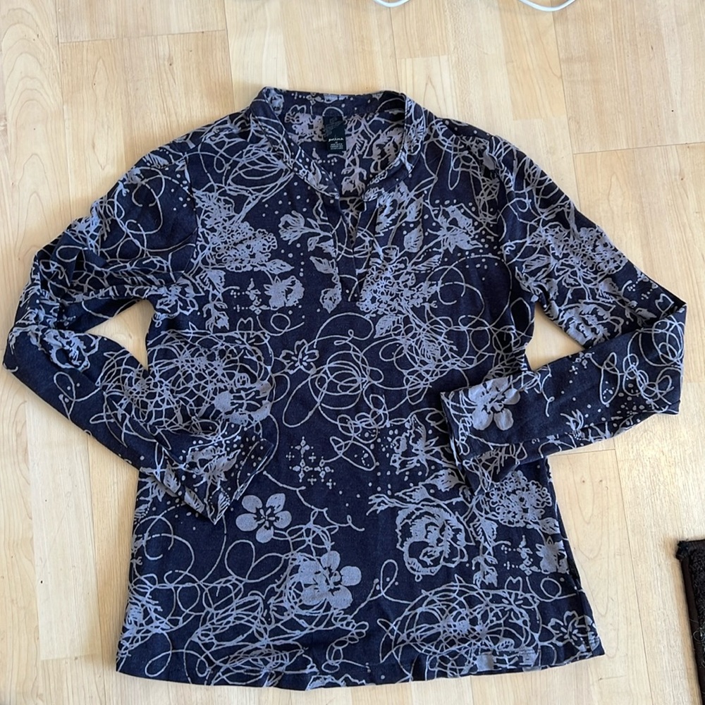 Prana size medium shirt